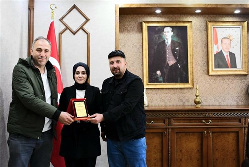Borçka Çgala Vadisi Kültür, Sanat, Spor, Turizm ve Boğacılar Derneği Yönetiminden Kaymakamımız Sayın Betül BÜYÜKKILIÇ'a Ziyaret