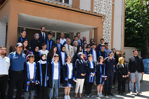 Kaymakamımız Sayın Betül BÜYÜKKILIÇ, İmam Hatip Ortaokulunda Düzenlenen Karne Törenine Katılarak Öğrencilerimizin Karne Sevincine Ortak Oldu.